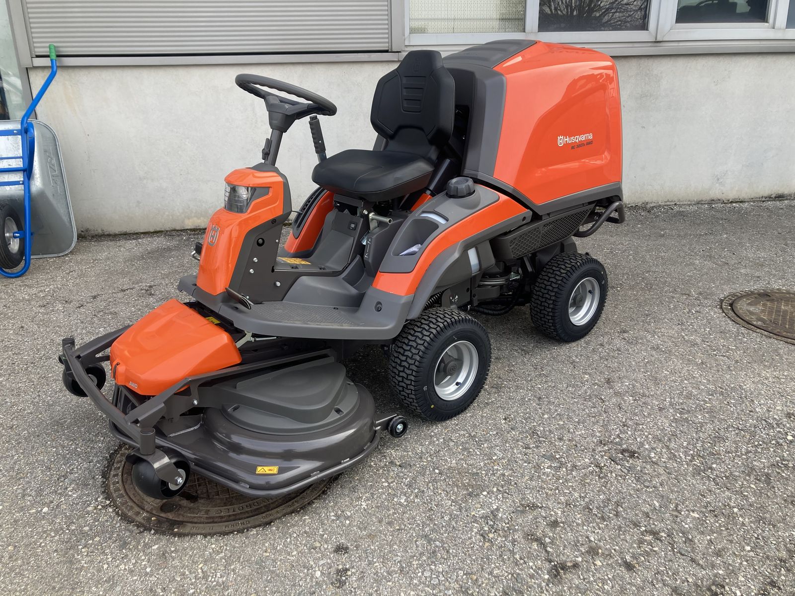 Husqvarna RC 320Ts AWD Husqvarna RC 320Ts AWD