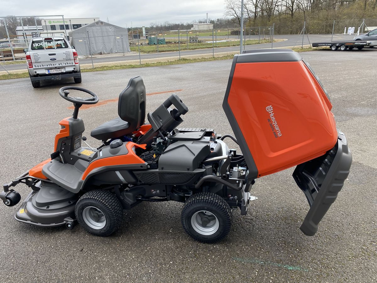Husqvarna Rider 320Ts AWD Husqvarna Rider 320Ts AWD